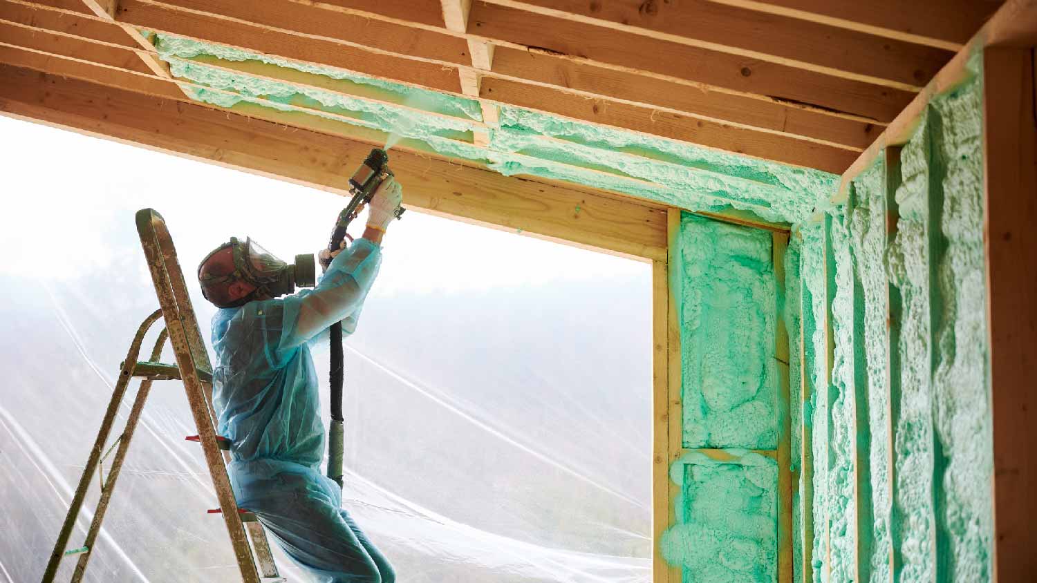Why Springfield Contractors and New Home Builders Prefer Spray Foam for New Construction